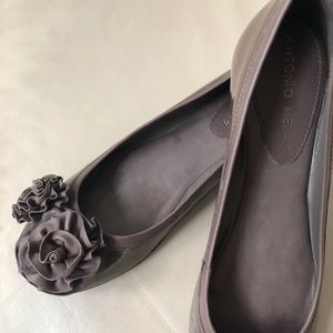 NEW Antonio Melani Patent Leather Flats